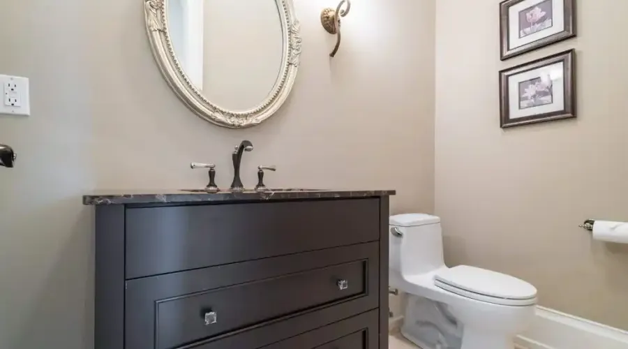 1502 Gregwood Rd, Mississauga, Ontario, L5H 2T4, Canada, 4 Bedrooms Bedrooms, ,6 BathroomsBathrooms,Single family home,For Sale,Gregwood Rd,1650714