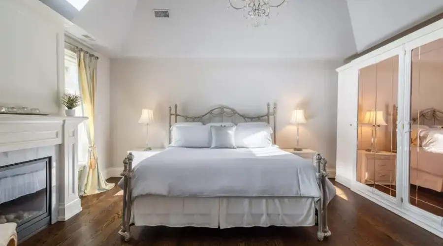 1502 Gregwood Rd, Mississauga, Ontario, L5H 2T4, Canada, 4 Bedrooms Bedrooms, ,6 BathroomsBathrooms,Single family home,For Sale,Gregwood Rd,1650714