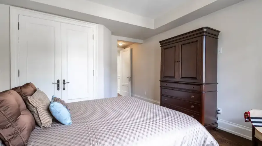 1502 Gregwood Rd, Mississauga, Ontario, L5H 2T4, Canada, 4 Bedrooms Bedrooms, ,6 BathroomsBathrooms,Single family home,For Sale,Gregwood Rd,1650714