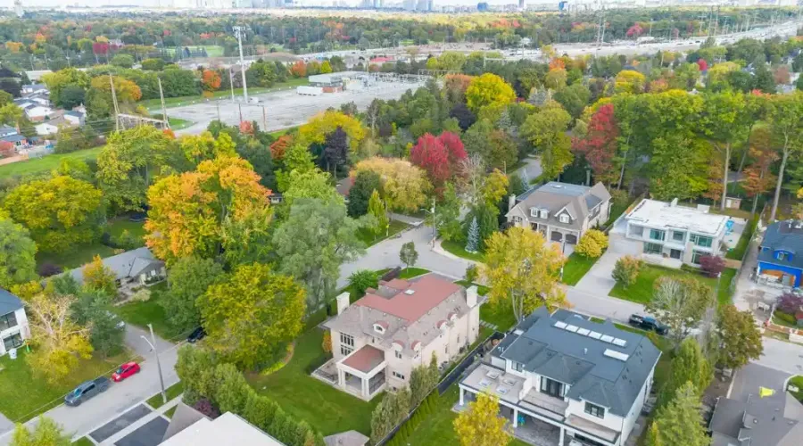 1502 Gregwood Rd, Mississauga, Ontario, L5H 2T4, Canada, 4 Bedrooms Bedrooms, ,6 BathroomsBathrooms,Single family home,For Sale,Gregwood Rd,1650714