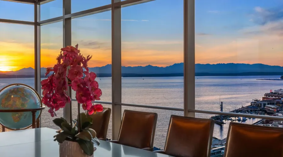 99 Union St, Seattle, Washington, United States, 2 Bedrooms Bedrooms, ,1 BathroomBathrooms,Condo,For Sale,Four Seasons Private Residences,Union ,1652293