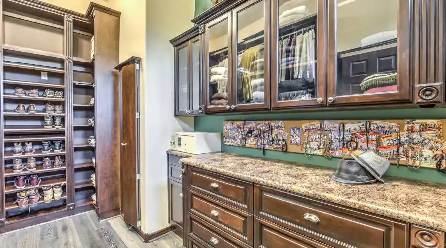 280 E Maulding Avenue,Las Vegas,Nevada 89123,United States,4 Bedrooms Bedrooms,8 Rooms Rooms,3 BathroomsBathrooms,Residential,E Maulding,162395