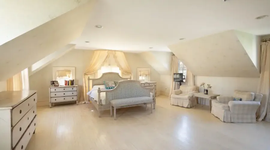 10 North Beaver Dam Road, Salisbury, Connecticut, 06068, United States, 4 Bedrooms Bedrooms, 10 Rooms Rooms,4 BathroomsBathrooms,Residential,For Sale,North Beaver Dam,1684179