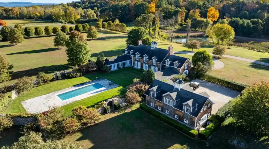 10 North Beaver Dam Road, Salisbury, Connecticut, 06068, United States, 4 Bedrooms Bedrooms, 10 Rooms Rooms,4 BathroomsBathrooms,Residential,For Sale,North Beaver Dam,1684179