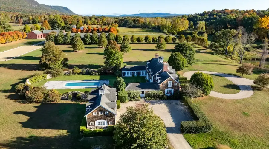 10 North Beaver Dam Road, Salisbury, Connecticut, 06068, United States, 4 Bedrooms Bedrooms, 10 Rooms Rooms,4 BathroomsBathrooms,Residential,For Sale,North Beaver Dam,1684179