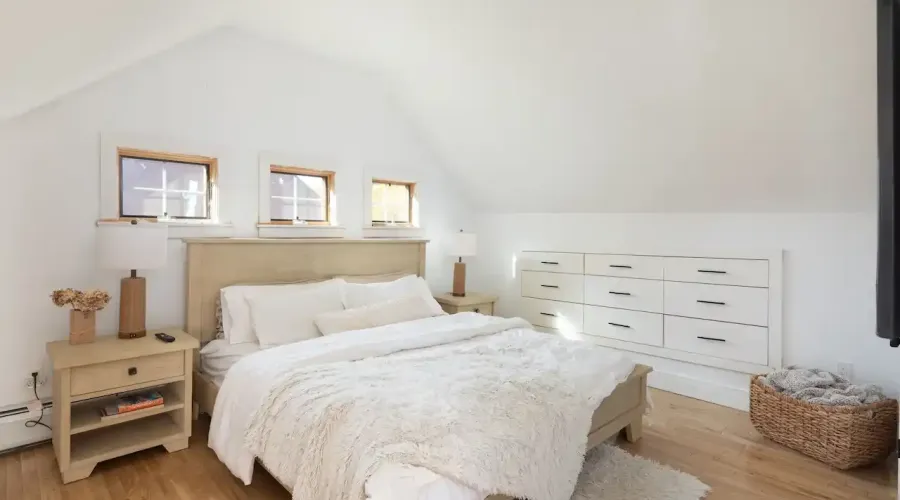 10 North Beaver Dam Road, Salisbury, Connecticut, 06068, United States, 4 Bedrooms Bedrooms, 10 Rooms Rooms,4 BathroomsBathrooms,Residential,For Sale,North Beaver Dam,1684179