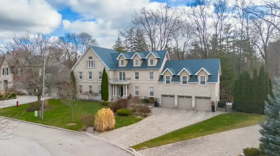 3248 Barchester Crt, Mississauga, Ontario, L5L 5Z1, Canada, 4 Bedrooms Bedrooms, ,5 BathroomsBathrooms,Residential,For Sale,Barchester Crt,1685347