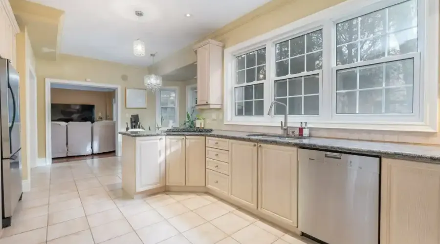 3248 Barchester Crt, Mississauga, Ontario, L5L 5Z1, Canada, 4 Bedrooms Bedrooms, ,5 BathroomsBathrooms,Residential,For Sale,Barchester Crt,1685347