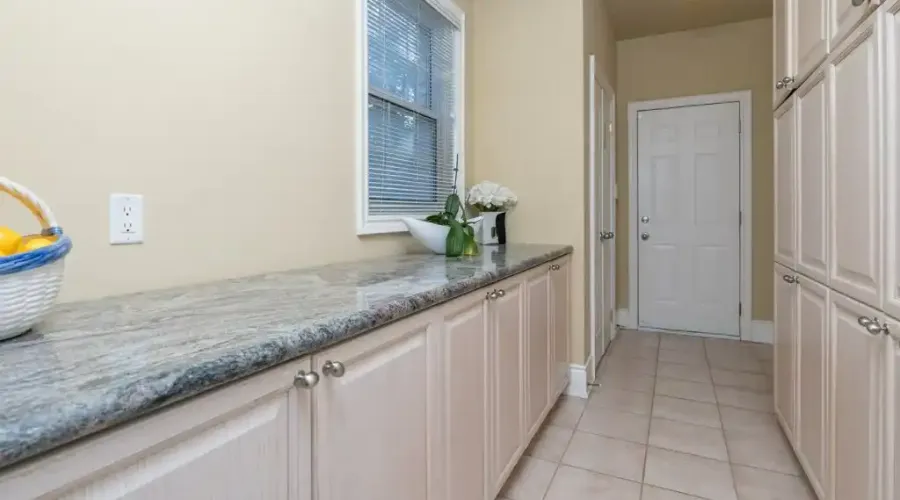 3248 Barchester Crt, Mississauga, Ontario, L5L 5Z1, Canada, 4 Bedrooms Bedrooms, ,5 BathroomsBathrooms,Residential,For Sale,Barchester Crt,1685347