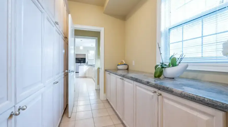 3248 Barchester Crt, Mississauga, Ontario, L5L 5Z1, Canada, 4 Bedrooms Bedrooms, ,5 BathroomsBathrooms,Residential,For Sale,Barchester Crt,1685347