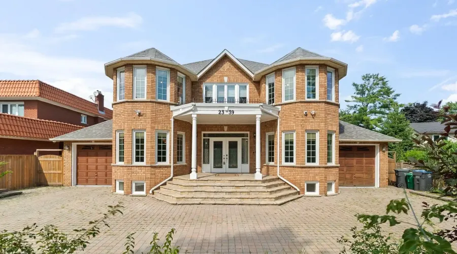 2339 Glengarry Rd, Mississauga, Ontario, L5C 1Y1, Canada, 5 Bedrooms Bedrooms, ,6 BathroomsBathrooms,Residential,For Sale,Glengarry Rd,1687896