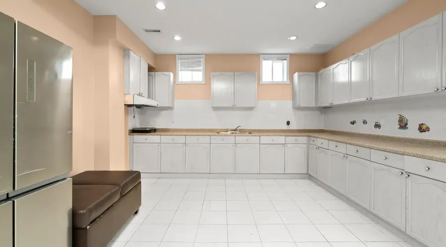 2339 Glengarry Rd, Mississauga, Ontario, L5C 1Y1, Canada, 5 Bedrooms Bedrooms, ,6 BathroomsBathrooms,Residential,For Sale,Glengarry Rd,1687896