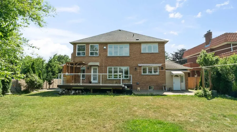2339 Glengarry Rd, Mississauga, Ontario, L5C 1Y1, Canada, 5 Bedrooms Bedrooms, ,6 BathroomsBathrooms,Residential,For Sale,Glengarry Rd,1687896