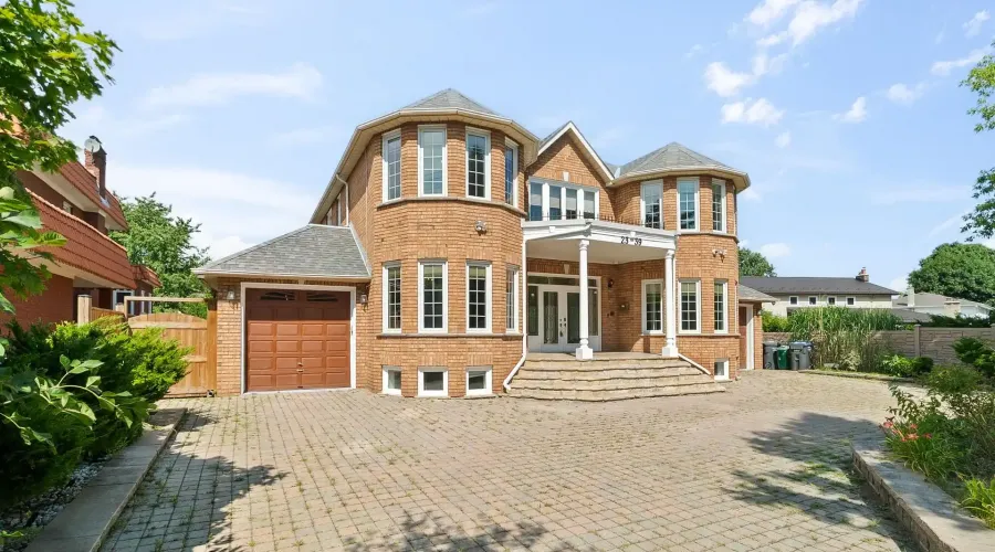 2339 Glengarry Rd, Mississauga, Ontario, L5C 1Y1, Canada, 5 Bedrooms Bedrooms, ,6 BathroomsBathrooms,Residential,For Sale,Glengarry Rd,1687896