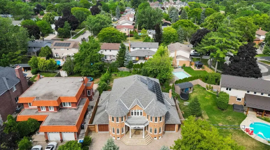 2339 Glengarry Rd, Mississauga, Ontario, L5C 1Y1, Canada, 5 Bedrooms Bedrooms, ,6 BathroomsBathrooms,Residential,For Sale,Glengarry Rd,1687896