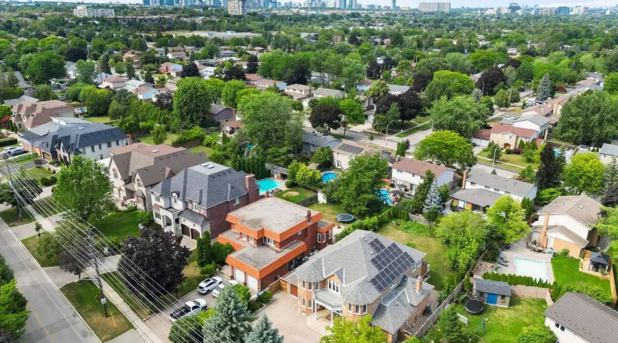 2339 Glengarry Rd, Mississauga, Ontario, L5C 1Y1, Canada, 5 Bedrooms Bedrooms, ,6 BathroomsBathrooms,Residential,For Sale,Glengarry Rd,1687896