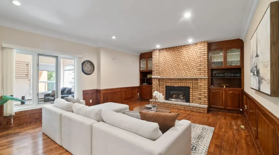 2339 Glengarry Rd, Mississauga, Ontario, L5C 1Y1, Canada, 5 Bedrooms Bedrooms, ,6 BathroomsBathrooms,Residential,For Sale,Glengarry Rd,1687896