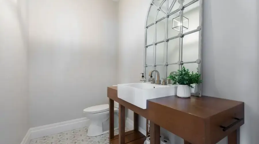 1096 Westbrook Rd, Hamilton, Ontario, L0R 2A0, Canada, 7 Bedrooms Bedrooms, ,8 BathroomsBathrooms,Residential,For Sale,Westbrook Rd,1688891