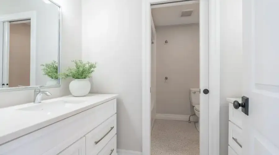 1096 Westbrook Rd, Hamilton, Ontario, L0R 2A0, Canada, 7 Bedrooms Bedrooms, ,8 BathroomsBathrooms,Residential,For Sale,Westbrook Rd,1688891