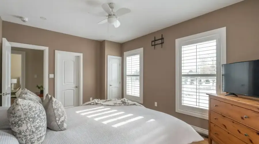 1096 Westbrook Rd, Hamilton, Ontario, L0R 2A0, Canada, 7 Bedrooms Bedrooms, ,8 BathroomsBathrooms,Residential,For Sale,Westbrook Rd,1688891
