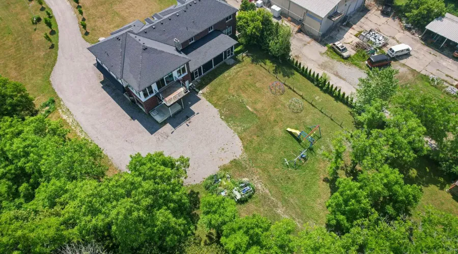 1096 Westbrook Rd, Hamilton, Ontario, L0R 2A0, Canada, 7 Bedrooms Bedrooms, ,8 BathroomsBathrooms,Residential,For Sale,Westbrook Rd,1688891