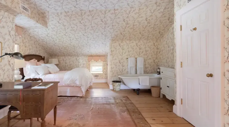 47-49 Crescent Road, Millbrook, New York, 12545, United States, 5 Bedrooms Bedrooms, 15 Rooms Rooms,5 BathroomsBathrooms,Residential,For Sale,Crescent,1689135
