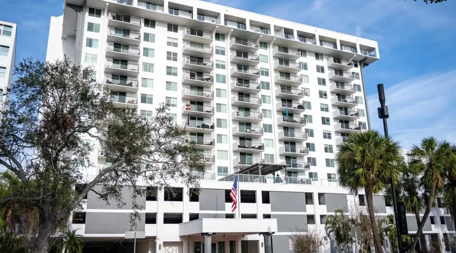 101 S Gulfstream Ave, Sarasota, Florida, 34236, United States, 2 Bedrooms Bedrooms, 4 Rooms Rooms,2 BathroomsBathrooms,Condo,For Sale,The 101 Condominium,Gulfstream ,10,1691915