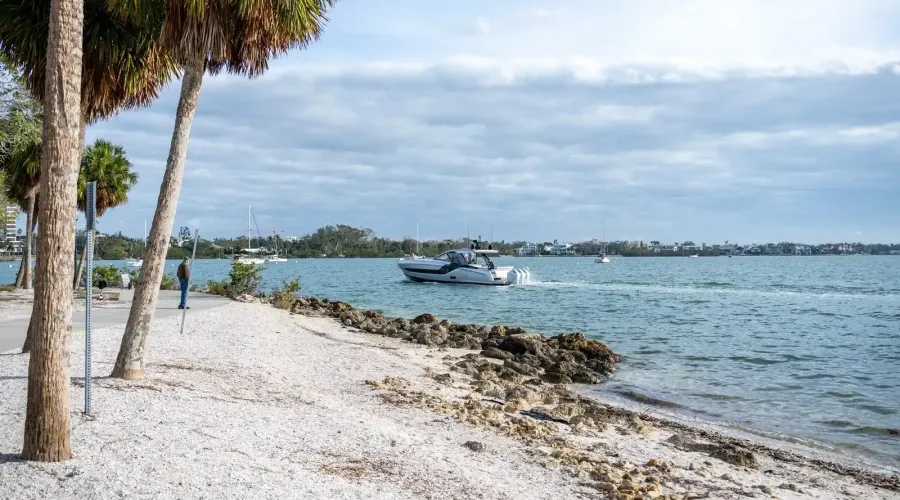 101 S Gulfstream Ave, Sarasota, Florida, 34236, United States, 2 Bedrooms Bedrooms, 4 Rooms Rooms,2 BathroomsBathrooms,Condo,For Sale,The 101 Condominium,Gulfstream ,10,1691915