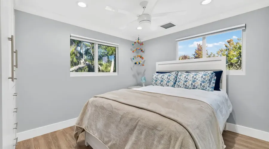 1825 Middle Gulf Drive, Sanibel, Florida, 33957, United States, 3 Bedrooms Bedrooms, 11 Rooms Rooms,2 BathroomsBathrooms,Residential,For Sale,Middle Gulf,1692345