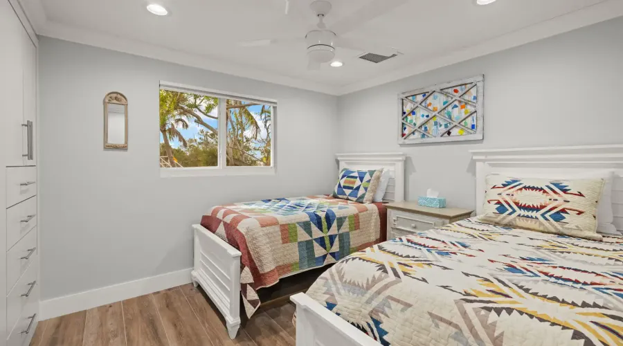 1825 Middle Gulf Drive, Sanibel, Florida, 33957, United States, 3 Bedrooms Bedrooms, 11 Rooms Rooms,2 BathroomsBathrooms,Residential,For Sale,Middle Gulf,1692345