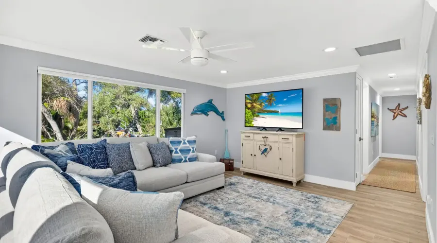 1825 Middle Gulf Drive, Sanibel, Florida, 33957, United States, 3 Bedrooms Bedrooms, 11 Rooms Rooms,2 BathroomsBathrooms,Residential,For Sale,Middle Gulf,1692345