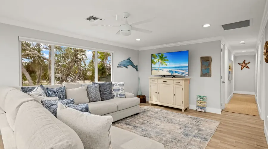 1825 Middle Gulf Drive, Sanibel, Florida, 33957, United States, 3 Bedrooms Bedrooms, 11 Rooms Rooms,2 BathroomsBathrooms,Residential,For Sale,Middle Gulf,1692345