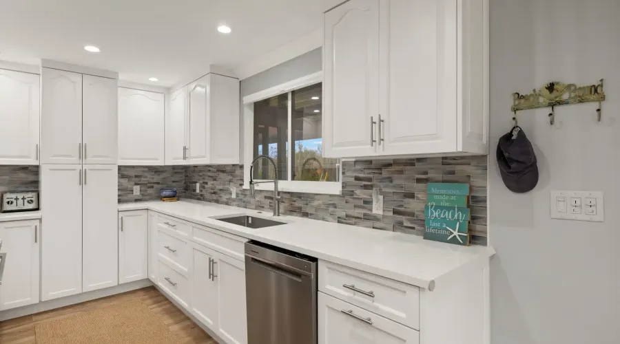 1825 Middle Gulf Drive, Sanibel, Florida, 33957, United States, 3 Bedrooms Bedrooms, 11 Rooms Rooms,2 BathroomsBathrooms,Residential,For Sale,Middle Gulf,1692345