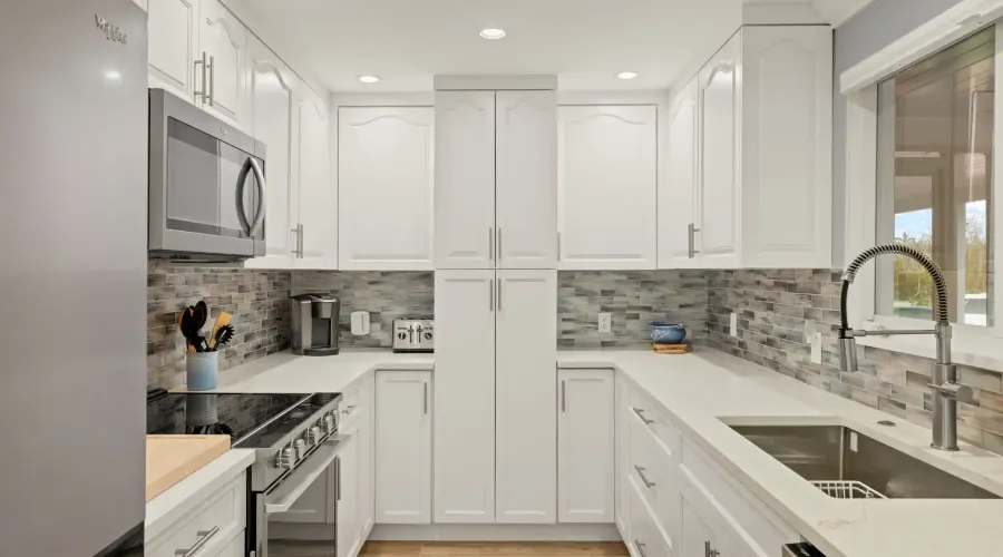 1825 Middle Gulf Drive, Sanibel, Florida, 33957, United States, 3 Bedrooms Bedrooms, 11 Rooms Rooms,2 BathroomsBathrooms,Residential,For Sale,Middle Gulf,1692345