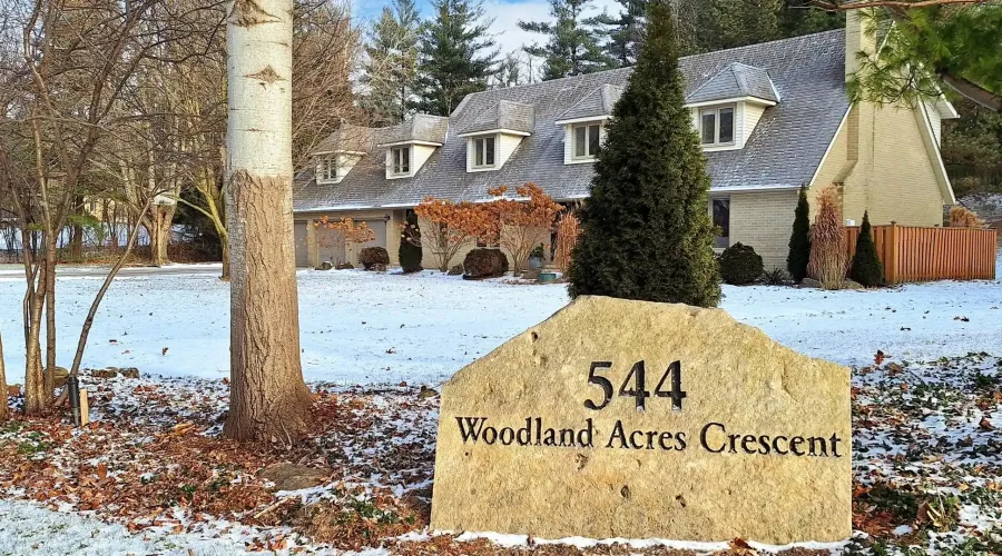 544 Woodland Acres Crescent, Vaughan, Ontario, Canada, 4 Bedrooms Bedrooms, ,3 BathroomsBathrooms,Residential,For Sale,Woodland Acres,1693773