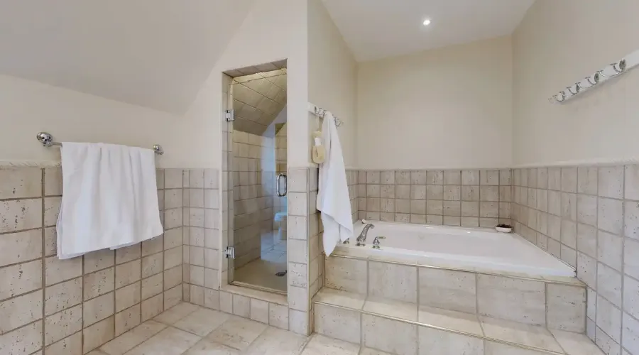 544 Woodland Acres Crescent, Vaughan, Ontario, Canada, 4 Bedrooms Bedrooms, ,3 BathroomsBathrooms,Residential,For Sale,Woodland Acres,1693773