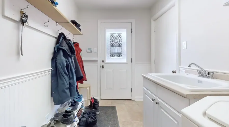 544 Woodland Acres Crescent, Vaughan, Ontario, Canada, 4 Bedrooms Bedrooms, ,3 BathroomsBathrooms,Residential,For Sale,Woodland Acres,1693773