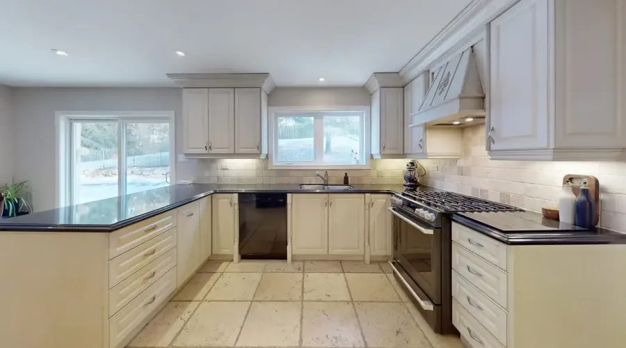 544 Woodland Acres Crescent, Vaughan, Ontario, Canada, 4 Bedrooms Bedrooms, ,3 BathroomsBathrooms,Residential,For Sale,Woodland Acres,1693773