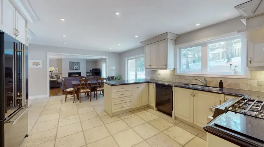 544 Woodland Acres Crescent, Vaughan, Ontario, Canada, 4 Bedrooms Bedrooms, ,3 BathroomsBathrooms,Residential,For Sale,Woodland Acres,1693773