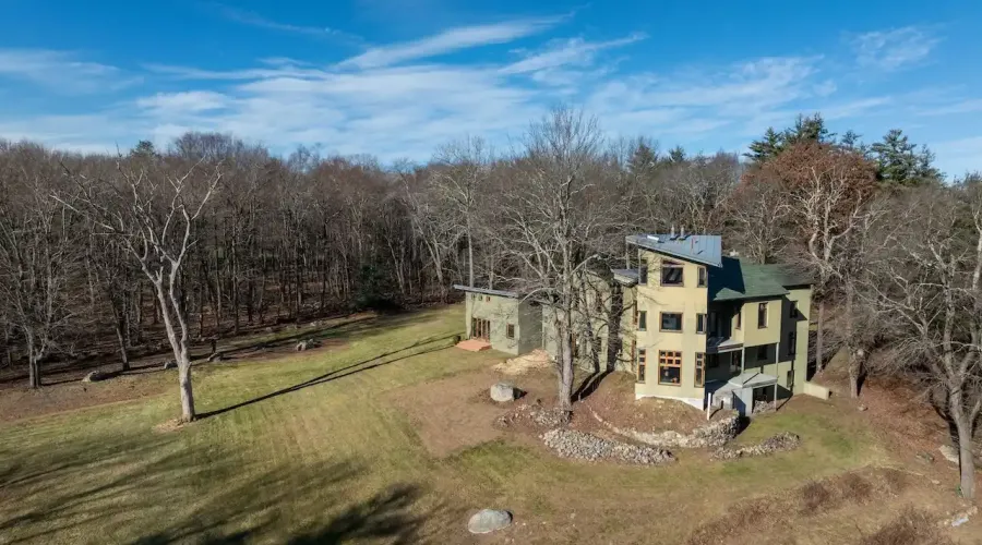 27 Ridge Road, Canton, Connecticut, 06019, United States, 5 Bedrooms Bedrooms, 11 Rooms Rooms,2 BathroomsBathrooms,Residential,For Sale,Ridge Road,1696182