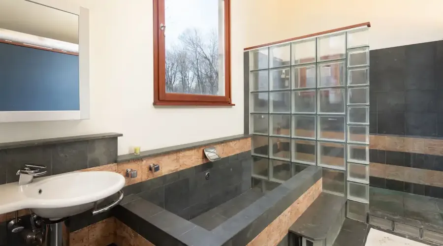 27 Ridge Road, Canton, Connecticut, 06019, United States, 5 Bedrooms Bedrooms, 11 Rooms Rooms,2 BathroomsBathrooms,Residential,For Sale,Ridge Road,1696182