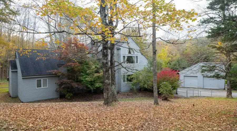 6 Juniper Ledge Lane, Lakeville, Connecticut, 06039, United States, 4 Bedrooms Bedrooms, 7 Rooms Rooms,3 BathroomsBathrooms,Residential,For Sale,Juniper Ledge ,1697845