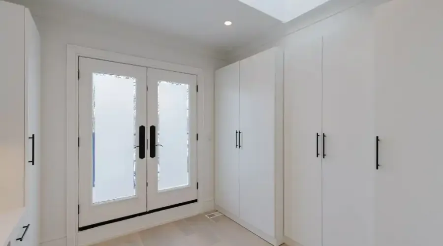 129 Beaconsfield Ave, Toronto, Ontario, M6J 3J5, Canada, 4 Bedrooms Bedrooms, ,5 BathroomsBathrooms,Residential,For Sale,Beaconsfield Ave,1705679