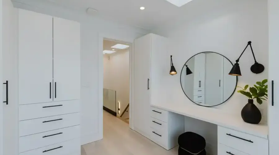 129 Beaconsfield Ave, Toronto, Ontario, M6J 3J5, Canada, 4 Bedrooms Bedrooms, ,5 BathroomsBathrooms,Residential,For Sale,Beaconsfield Ave,1705679