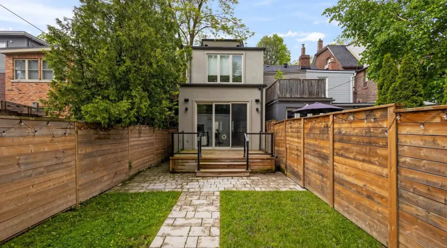 129 Beaconsfield Ave, Toronto, Ontario, M6J 3J5, Canada, 4 Bedrooms Bedrooms, ,5 BathroomsBathrooms,Residential,For Sale,Beaconsfield Ave,1705679