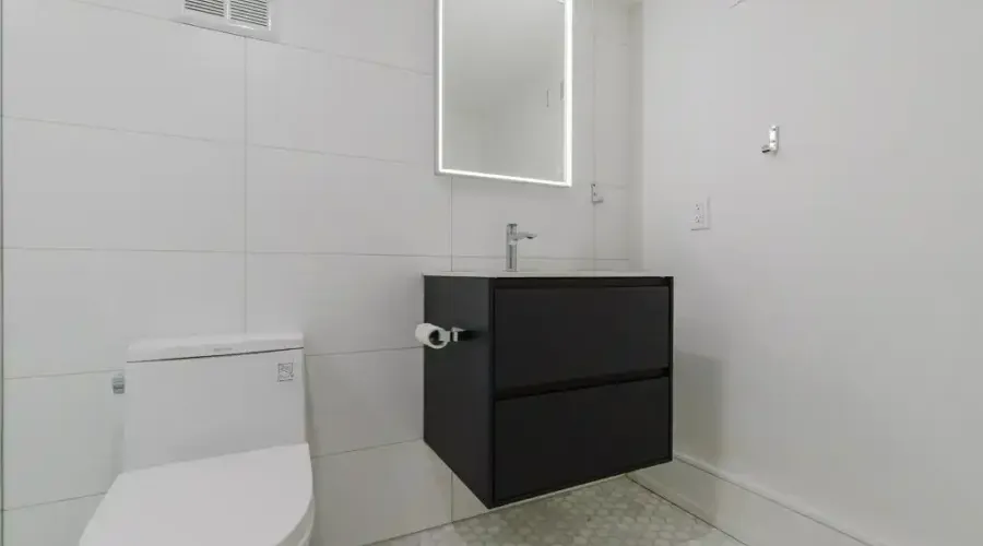 129 Beaconsfield Ave, Toronto, Ontario, M6J 3J5, Canada, 4 Bedrooms Bedrooms, ,5 BathroomsBathrooms,Residential,For Sale,Beaconsfield Ave,1705679