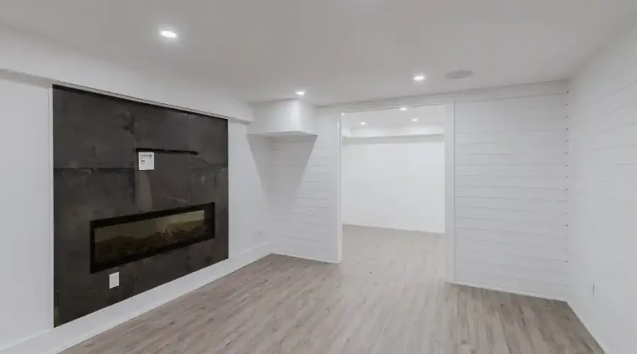 129 Beaconsfield Ave, Toronto, Ontario, M6J 3J5, Canada, 4 Bedrooms Bedrooms, ,5 BathroomsBathrooms,Residential,For Sale,Beaconsfield Ave,1705679