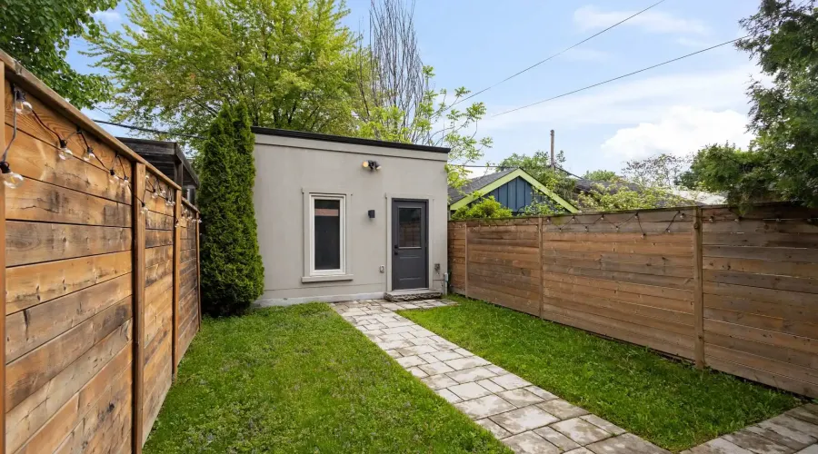 129 Beaconsfield Ave, Toronto, Ontario, M6J 3J5, Canada, 4 Bedrooms Bedrooms, ,5 BathroomsBathrooms,Residential,For Sale,Beaconsfield Ave,1705679