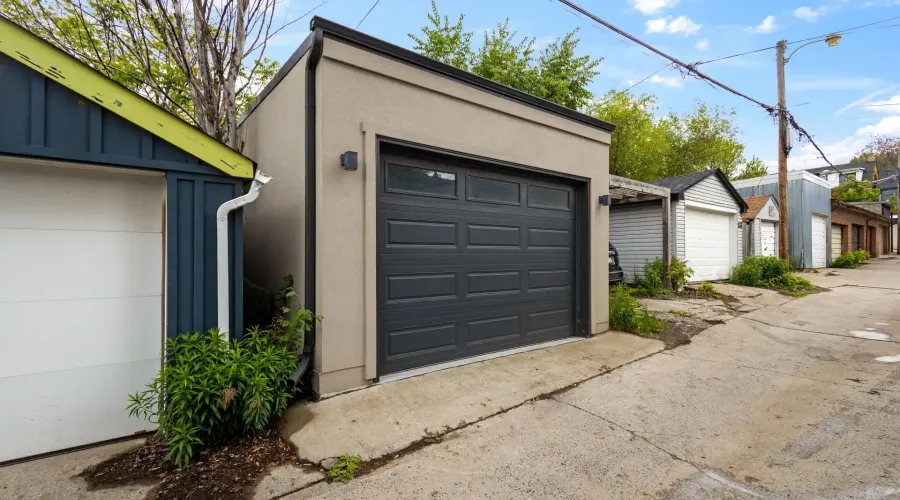 129 Beaconsfield Ave, Toronto, Ontario, M6J 3J5, Canada, 4 Bedrooms Bedrooms, ,5 BathroomsBathrooms,Residential,For Sale,Beaconsfield Ave,1705679