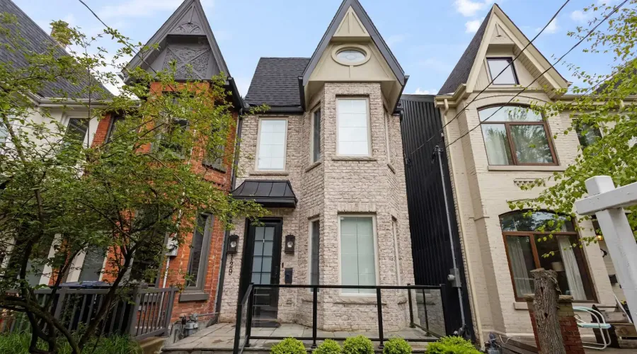 129 Beaconsfield Ave, Toronto, Ontario, M6J 3J5, Canada, 4 Bedrooms Bedrooms, ,5 BathroomsBathrooms,Residential,For Sale,Beaconsfield Ave,1705679